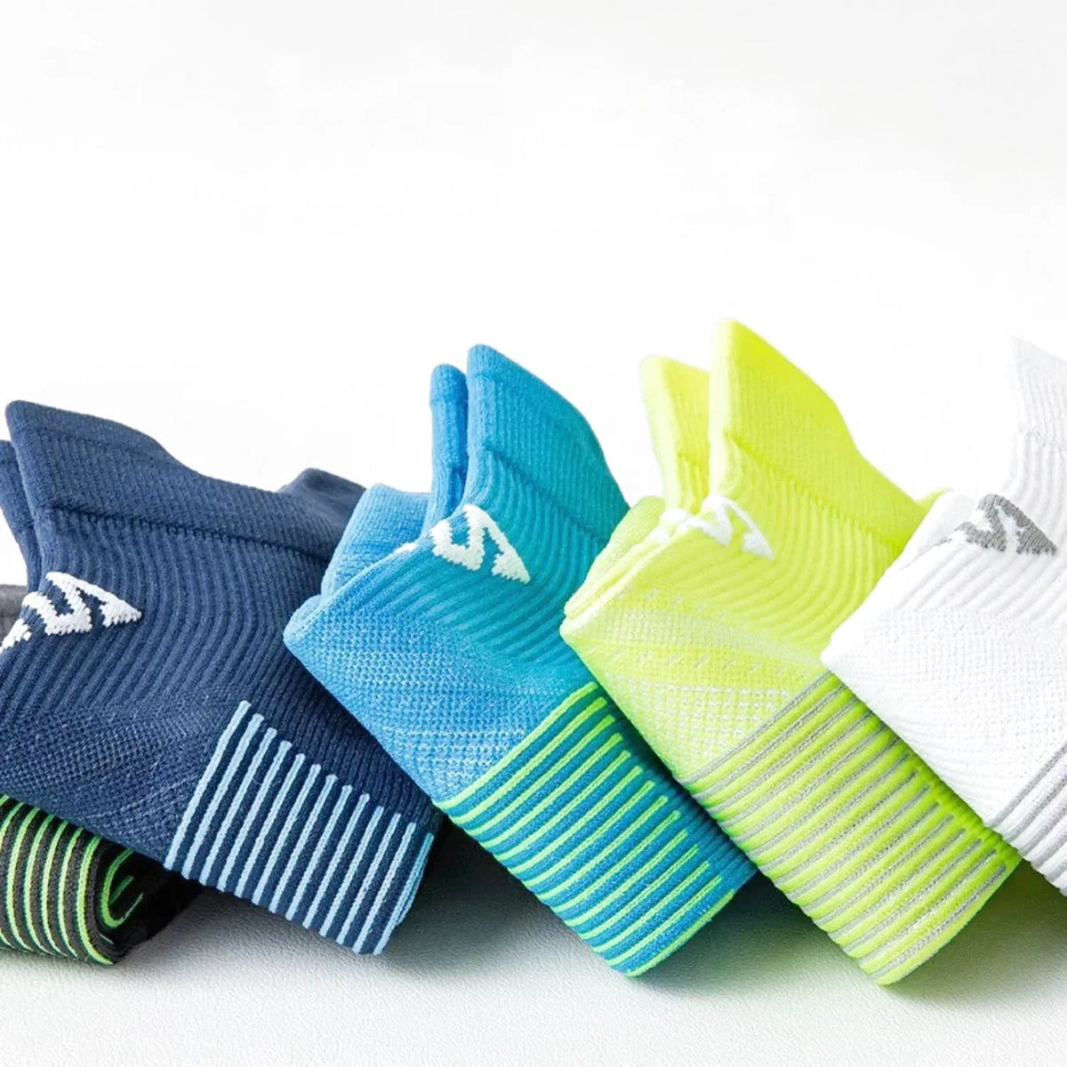 Chaussette Randonnée & Sport Basse – Respirantes, Maintien Ajusté et Confort Durable - Dynaflow en différentes couleurs.