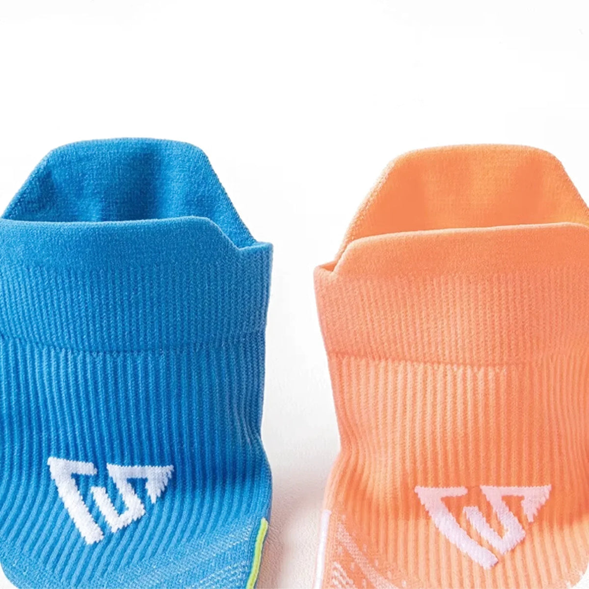 Chaussette Randonnée & Sport Basse – Respirantes, Maintien Ajusté et Confort Durable - Dynaflow, chaussettes bleue et orange.