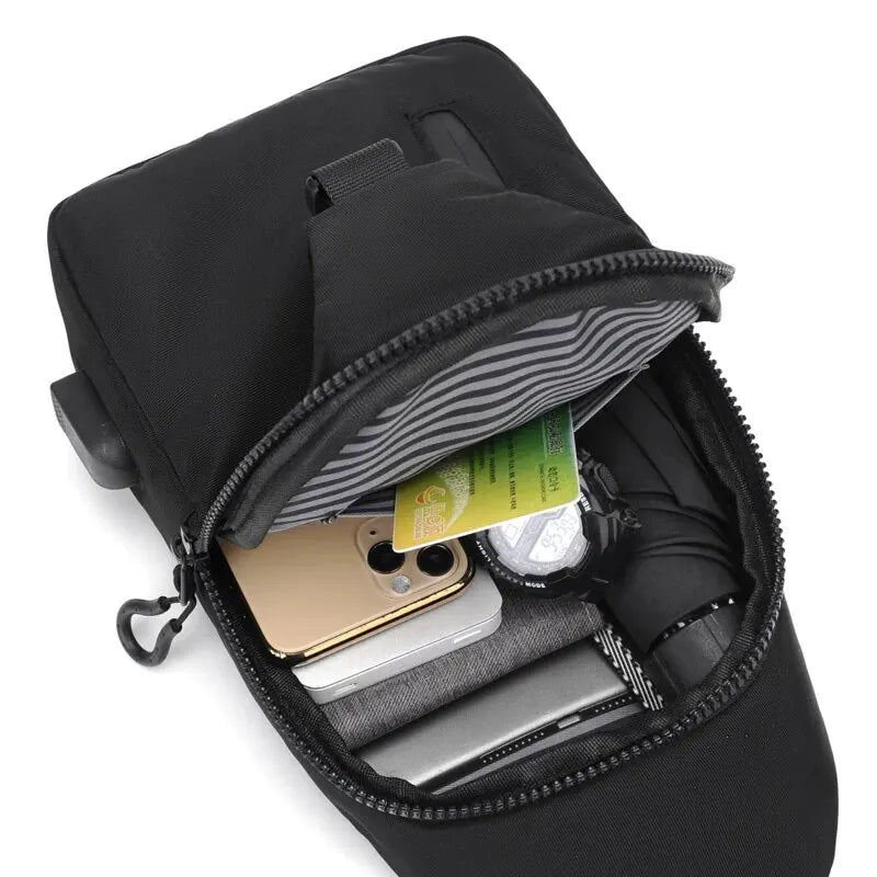 Sacoche Randonnée Bandoulière Déperlante avec Port USB — Nylon Oxford Résistant - TrailVolt - Esprit Rando